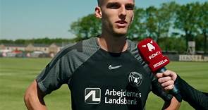 FC Midtjylland - Nikolas Dyhr snakker med Isaksen og Aral...