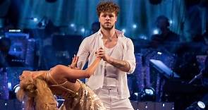 Jay McGuiness & Aliona Vilani Showdance to 'Can’t Feel My Face'