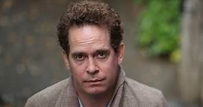 A POET IN NEW YORK - New Premiere Movie Starring TOM HOLLANDER as Dylan Thomas, Oct 29 BBC America