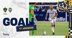 GOAL: Víctor Vázquez scores a GOLAZO in front of his son!