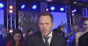 Chris Pratt's AMAZING dance moves at Guardians of the Galaxy 2 premiere