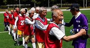 Giappone, spopola il gioco del calcio per gli over 60, anche gli ultra ottantenni in campo