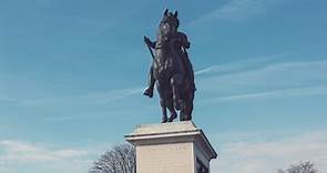 Secuencia de hiperlapso de 4k de París, Francia - la estatua de Enrique IV