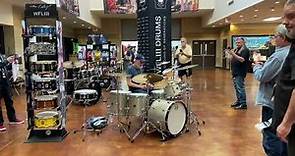 Bun E. Carlos jamming on a WFLIII kit at the Chicago Drum Show 2022