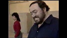 Hinter den Kulissen: Luciano Pavarotti – der Tenor probt. – Bericht von Rainer Milzkott, Dez. 1984