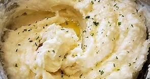 THE BEST CREAMY MASHED POTATOES EVER! | MAKE THIS FOR YOUR THANKSGIVING DINNER! | SO EASY!