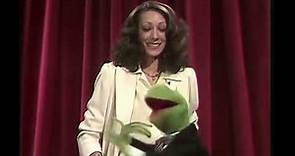 The Muppet Show - 310: Marisa Berenson - Curtain Call (1979)