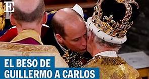 El príncipe Guillermo se arrodilla ante Carlos III | EL PAÍS