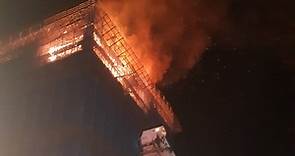 影／三重12樓建築工地起火 警消出動126人到場灌救 | 聯合新聞網