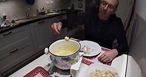 Come preparare la fonduta di formaggio (Fondue Savoyarde e simili)