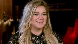 Kelly Clarkson’s ME and MINE: Her Messages About DIVORCE