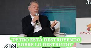 Expresidente Juan Manuel Santos habla sobre el gobierno Petro: "está destruyendo sobre lo destruido"