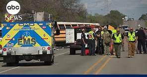 2 killed in school bus crash in Texas