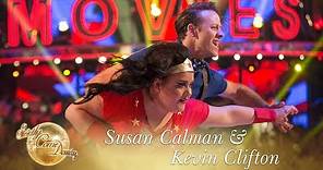 Susan Calman and Kevin Clifton Samba to 'Wonder Woman (Theme)' - Strictly Come Dancing 2017
