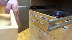 Install/remove a drawer (rail & ball cage type)