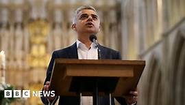 Sadiq Khan sworn in as new London mayor