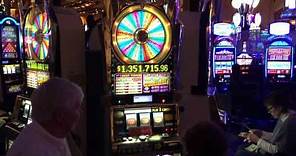 Wheel of Fortune Progressive slot winner $1,351,715.96 Mohegan Sun 4/8/17