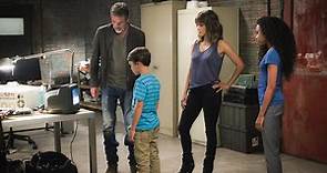 Watch Extant Season 2 Episode 9: Don't Shoot The Messenger - Full show on Paramount Plus