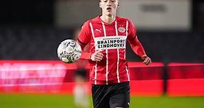 Gelenaar Fedde Leysen (18) speelt zich steeds nadrukkelijker in de kijker bij Jong PSV: “Gesprek met coach Van Nistelrooij heeft me bevrijd”