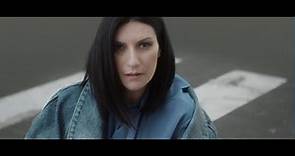 Laura Pausini - Un buen inicio (Official Visual Video)