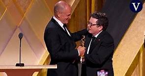 El actor Michael J. Fox recibe un Oscar honorífico por su lucha contra el Parkinson