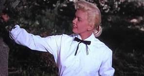 Doris Day sings "Secret Love" from "Calamity Jane" (1953)