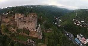 Flug über der Burg Rheinfels und dem Romantikhotel Schloss Rheinfels