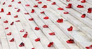 Come le scarpe rosse sono diventate simbolo della lotta alla violenza sulle donne