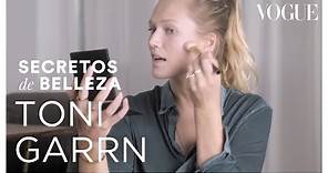 Toni Garrn y cómo lograr un efecto sunkissed con maquillaje | Secretos de Belleza | Vogue México
