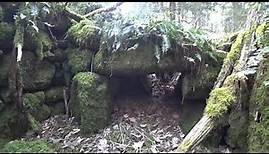 Uralte Ruinen und Mauern, mystische Quellen und spannender Lost Place mitten im Wald / Schwarzwald