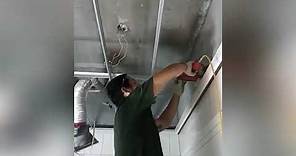浴室舊天花板（PVC板）改裝新型鋁合金鋁扣板，改裝后整個浴室煥然一新。
