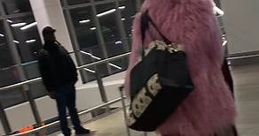Eugenia Cooney spotted in New York airport with her mom over the weekend #euginacooney #blinditem #euginacooney ##eugeniacooneymom##euginacooneylive