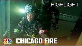 Severide Rappels a Skyscraper - Chicago Fire (Episode Highlight)