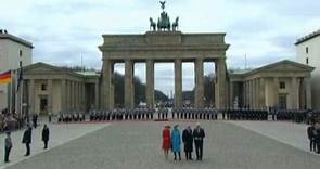 Cerimonia per Re Carlo III e Camilla alla Porta di Brandeburgo