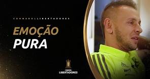 Rafinha se emociona ao assistir o filme completo do título da Libertadores