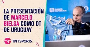 Marcelo #Bielsa fue presentado como director técnico de #Uruguay