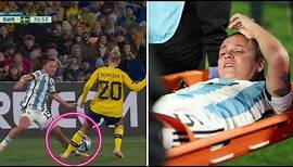 Florencia Bonsegundo suffered a left knee injury, was replaced in the first half of Argentina-Sweden