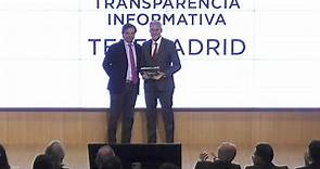 Víctor Arribas recibe el premio a la Transparencia Informativa