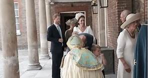 Battesimo Louis di Cambridge: tutta la famiglia reale al completo