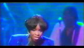 Gladys Knight - End of the Road Medley (LIVE)