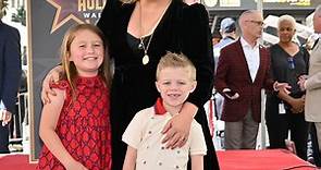 Kelly Clarkson's Kids River and Remy Make Surprise Appearance Onstage at Las Vegas Show