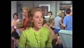 Lesley Gore - Leave Me Alone (Official Music Video)