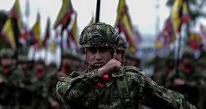 Desfile militar del 20 de julio, día de la independencia de Colombia