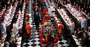 Il funerale della Regina Elisabetta II: in diretta, l'ultimo addio alla sovrana. Sepolta nella King George VI Chapel