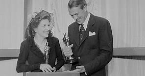 Joan Fontaine and Gary Cooper Win Acting Awards: 1942 Oscars