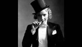 Marlene Dietrich: A Cinematic Icon - Film History & Ein Faszinierendes Leben