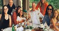 Bruce Willis reapareció rodeado de sus hijas, su esposa y Demi Moore