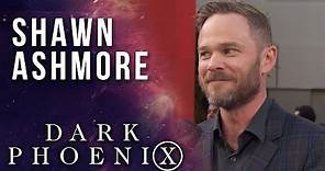 Shawn Ashmore keeps it cool at the X-Men: Dark Phoenix world premiere!
