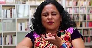 La poeta de Juchitán Natalia Toledo se sube al dorso del cangrejo…y escribe en dos lenguas