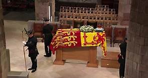 🇬🇧EN VIVO: Continúa la ceremonia del adiós a la reina Isabel II desde Edimburgo, encabezada por el rey Carlos III.